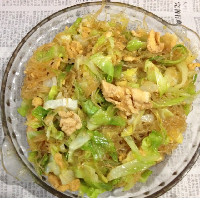 包菜粉丝炒鸡蛋
