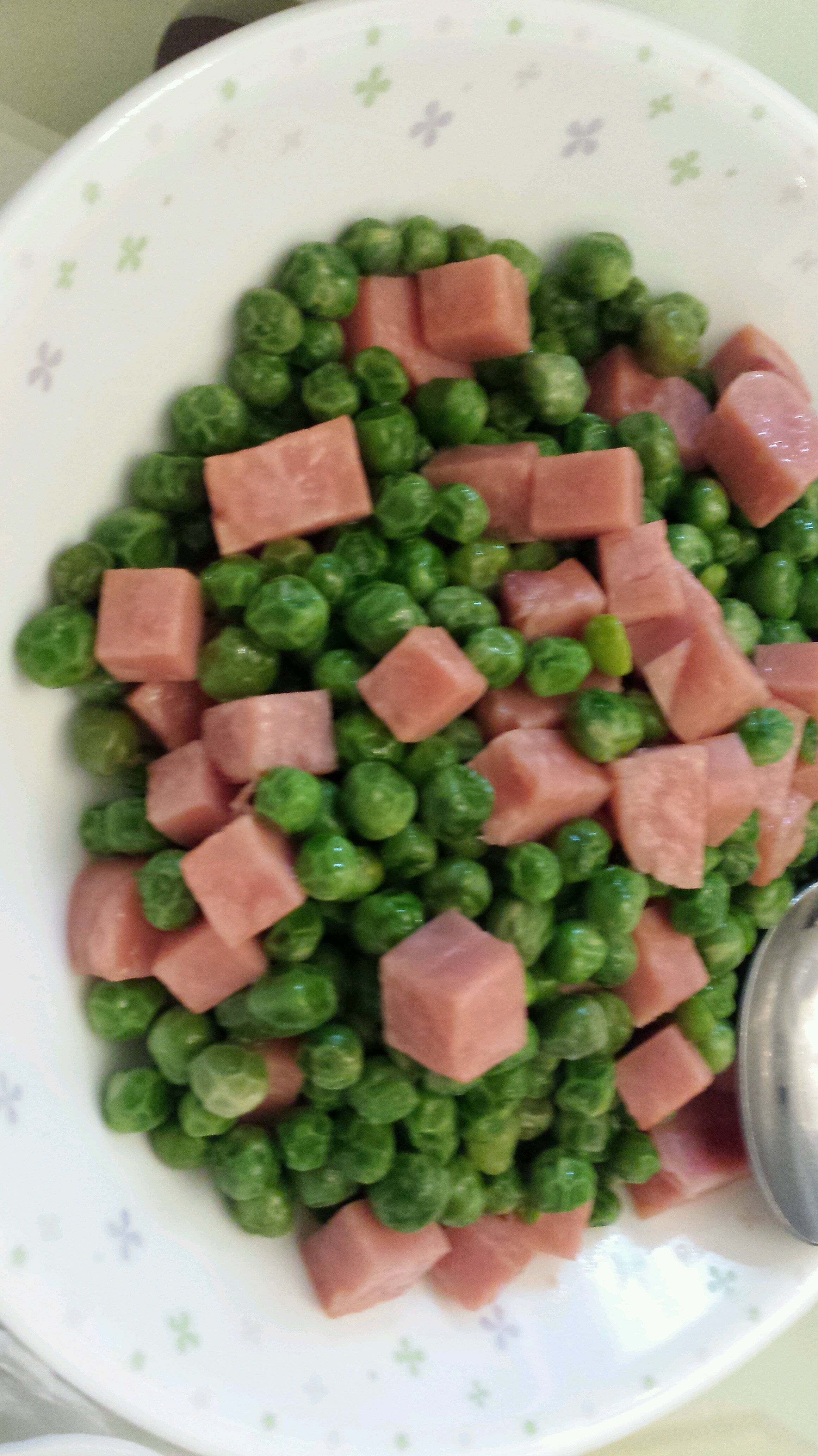 烟熏火腿炒豌豆