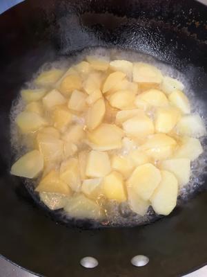 火腿洋芋焖饭的做法 步骤4
