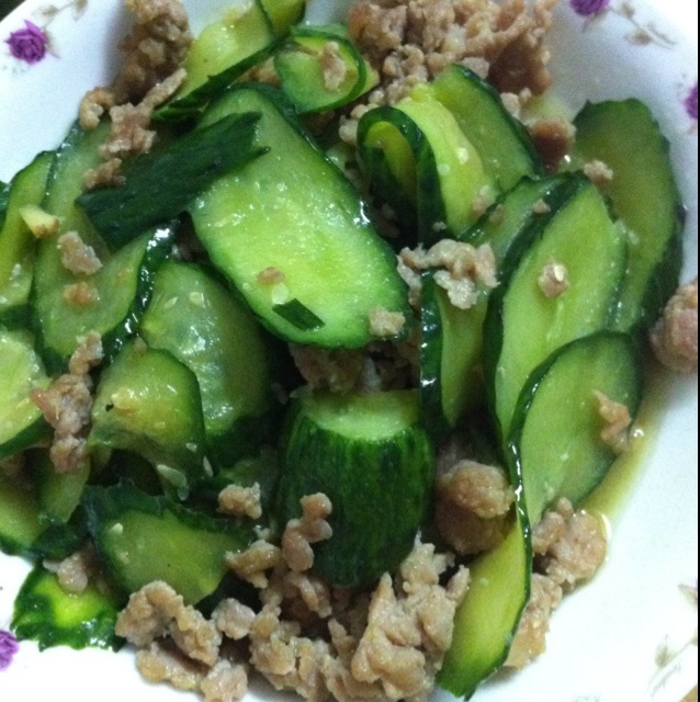 胡萝卜青瓜炒肉片