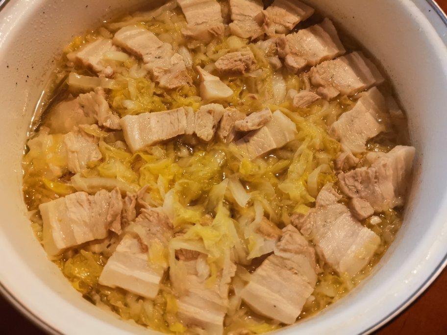 五花肉炖酸菜【最爱妈妈菜】