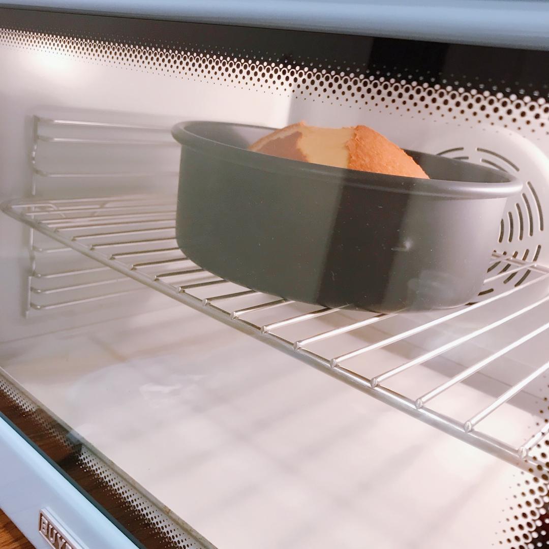 烤箱做蛋糕（戚风蛋糕的做法）