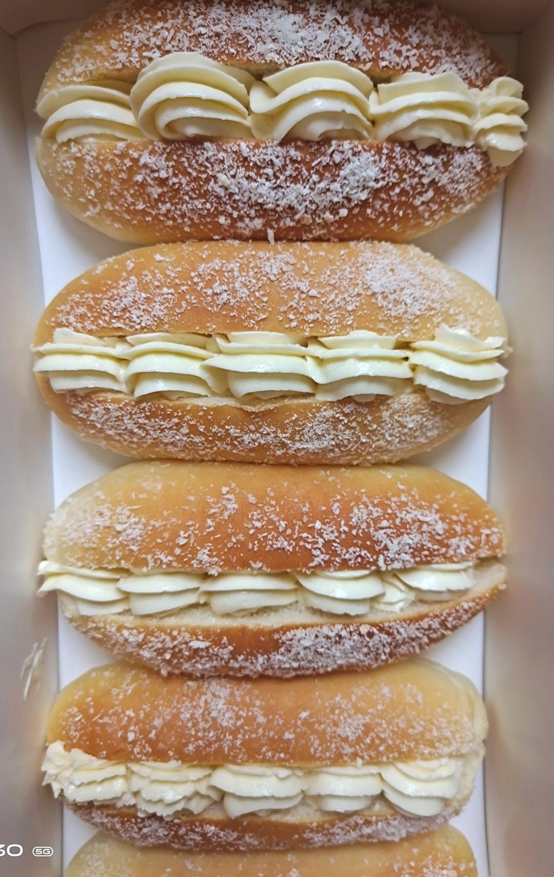 超软绵椰蓉咸奶油面包