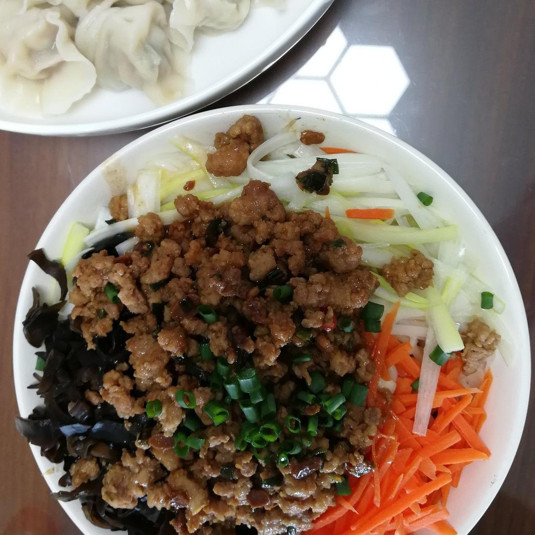 炸酱面(黄豆酱版)