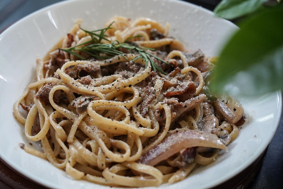 奶油蘑菇培根意大利面