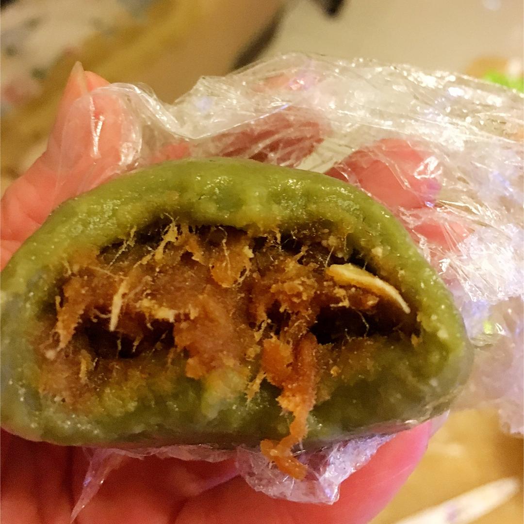 网红青团～～咸蛋黄肉松青团