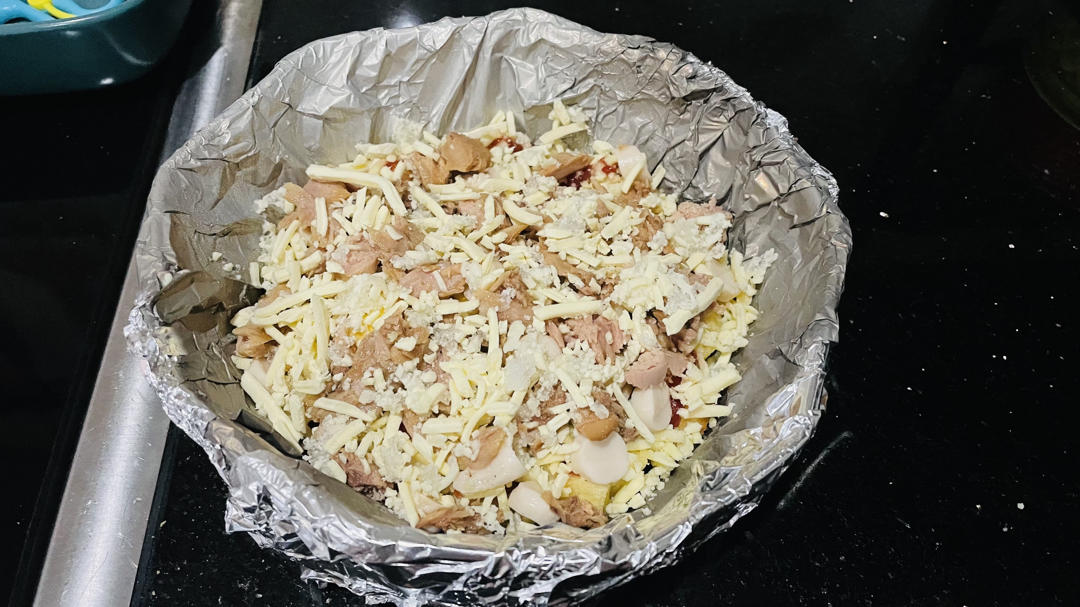 空气炸锅面包碎午餐肉芝士拉丝披萨