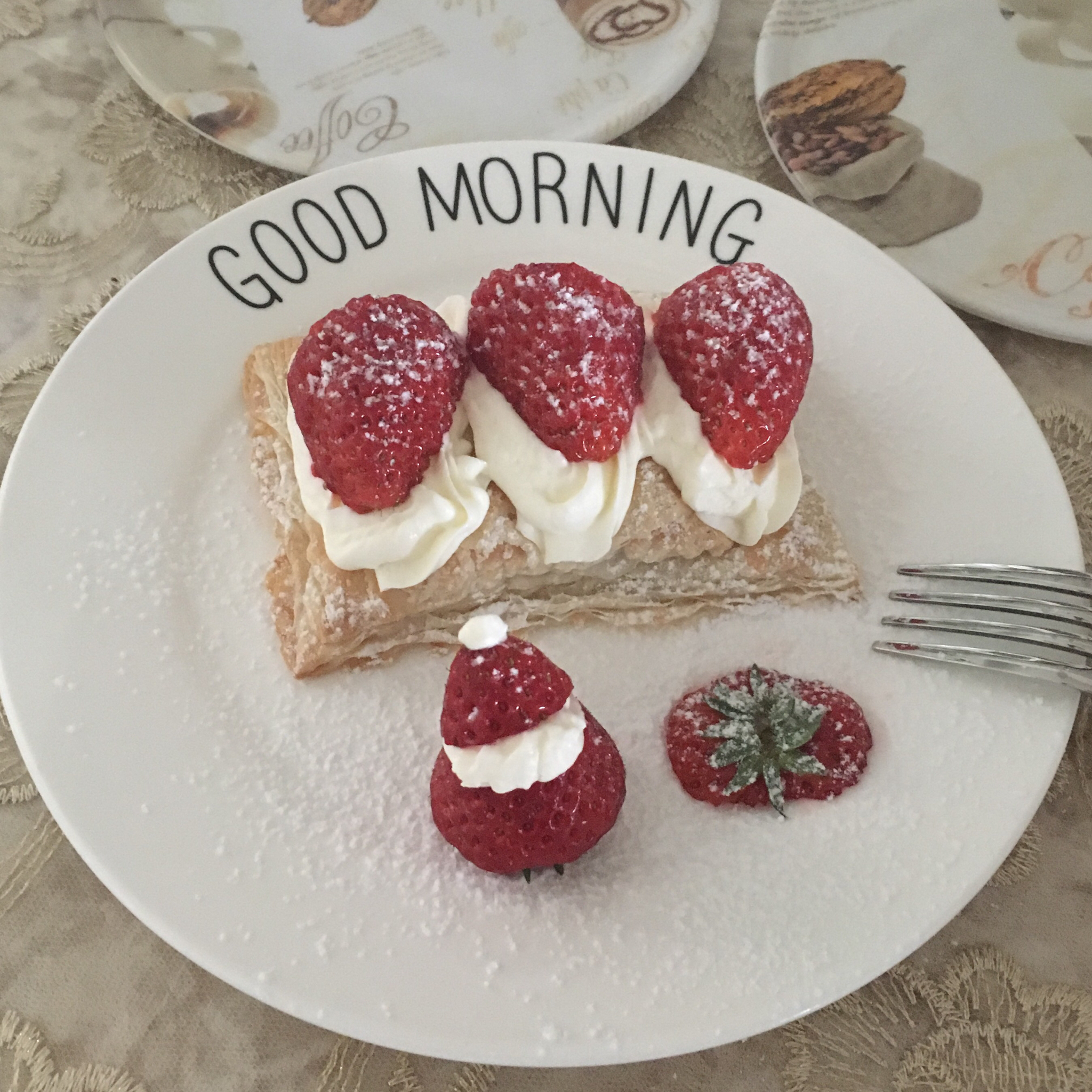 草莓拿破仑（呱呱杯夹馅儿更好吃哟！）