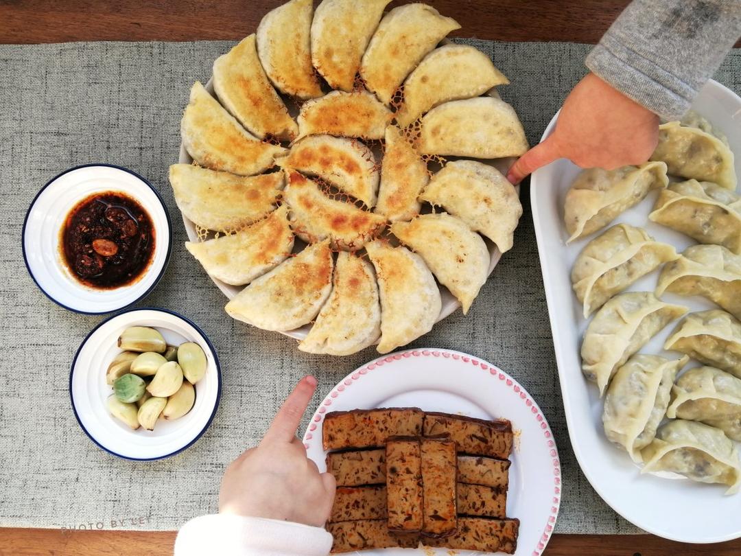 冰花煎饺（个人认为最好吃的饺子做法了！）