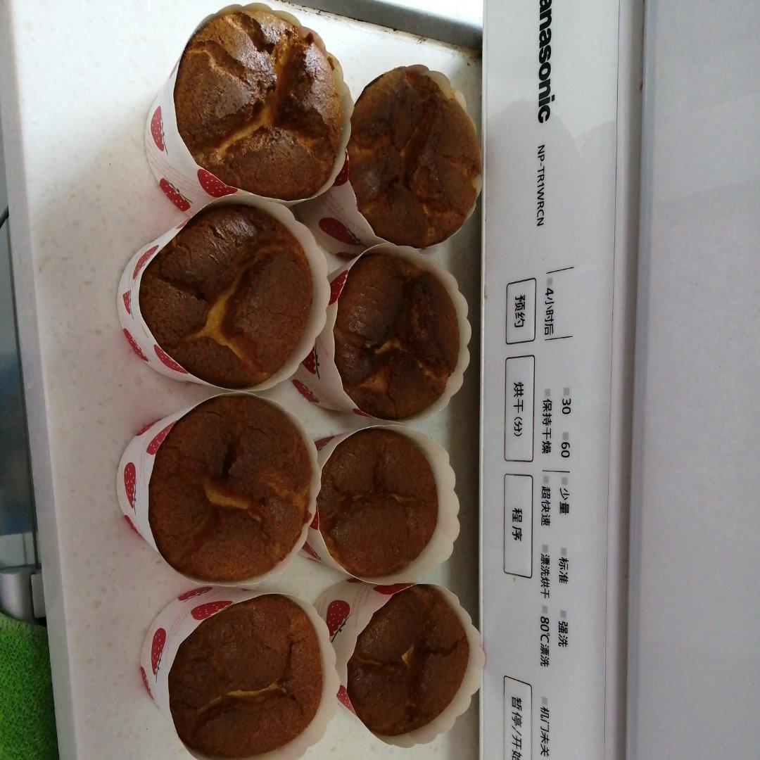 不塌不裂的纸杯戚风蛋糕