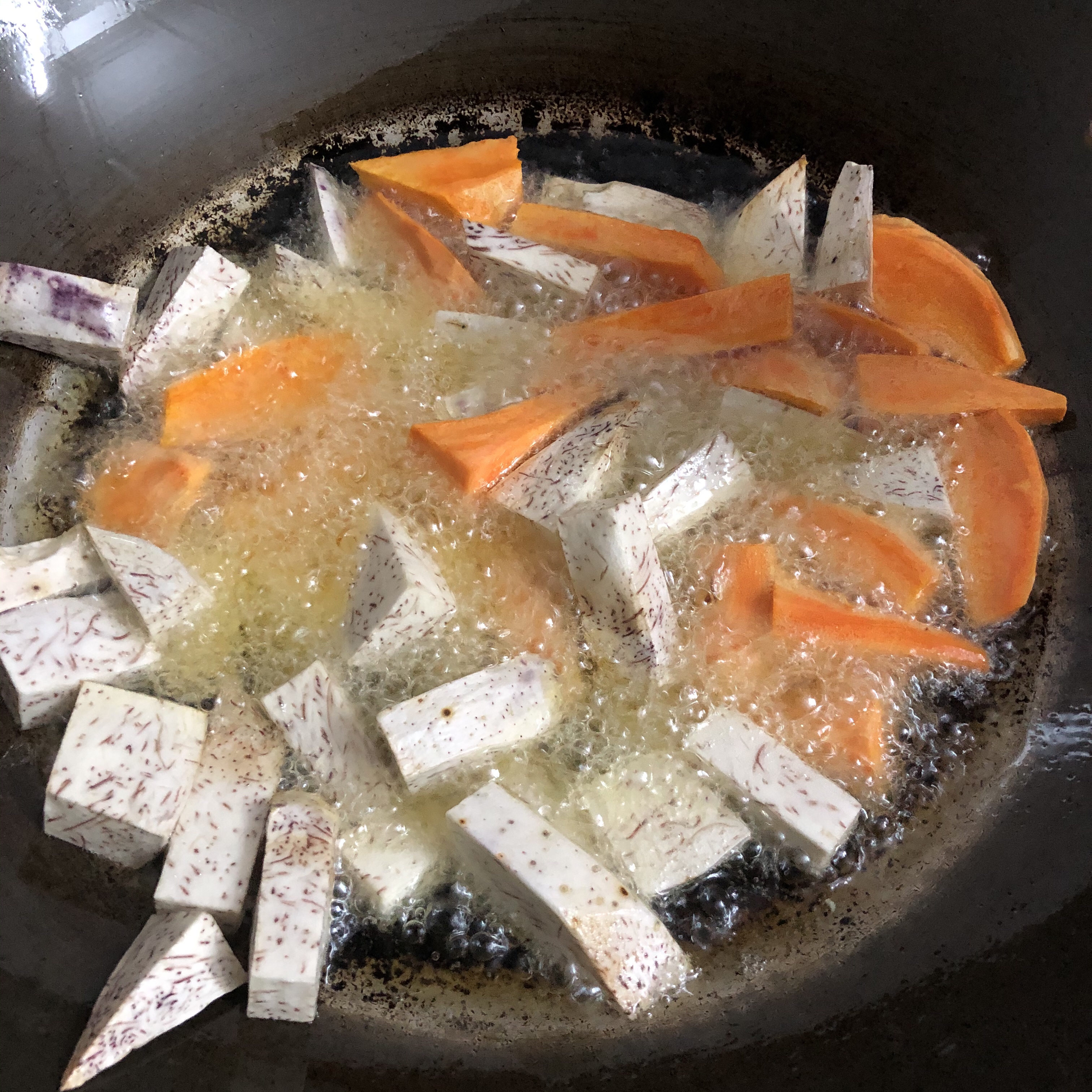 潮汕小吃:反砂番薯反砂芋头的做法 步骤4