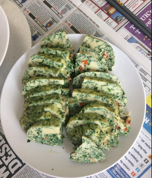 蘸汁菠菜鸡蛋糕——春季养生多吃菠菜