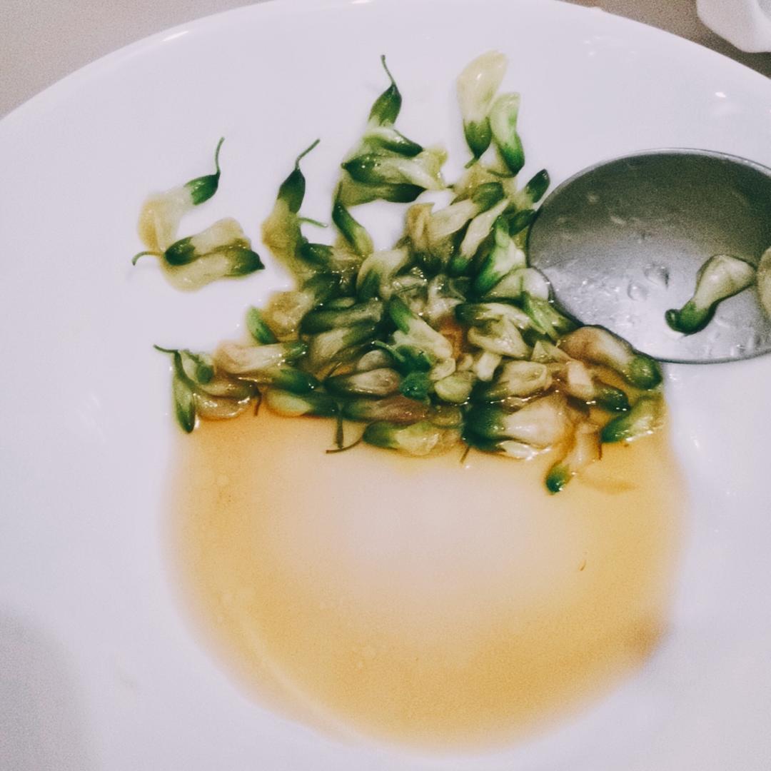 凉拌槐花