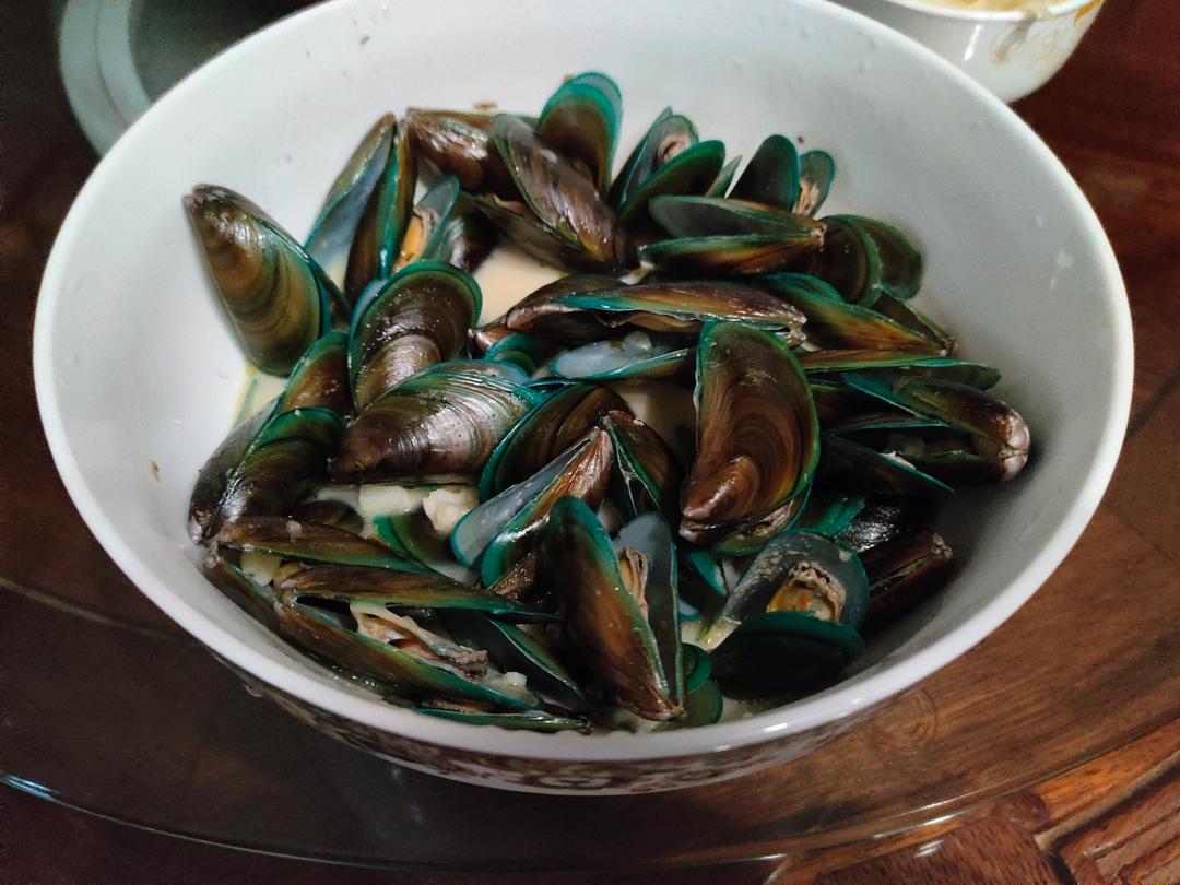Steamed mussels with wine and cream 法式奶油青口贝