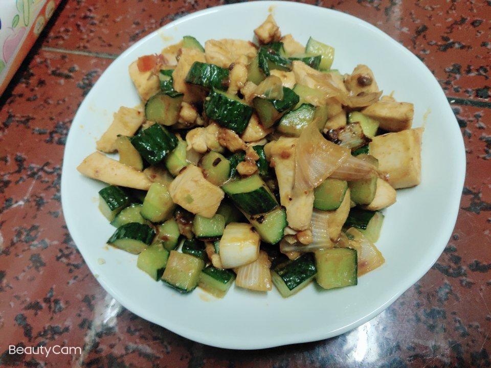 好吃不胖‼️低脂低热量 超简单青瓜炒鸡胸肉