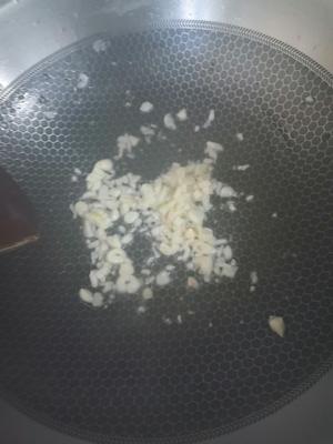 榛蘑炒白菜的做法 步骤1