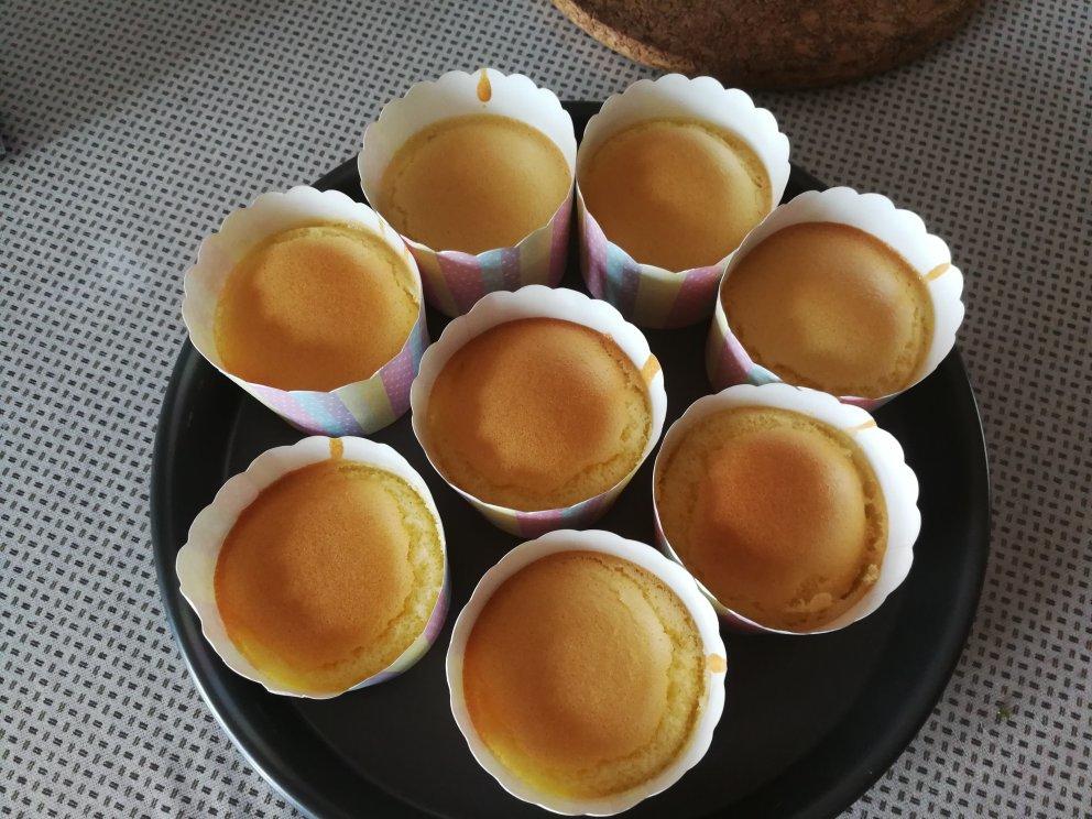 软绵绵戚风纸杯蛋糕