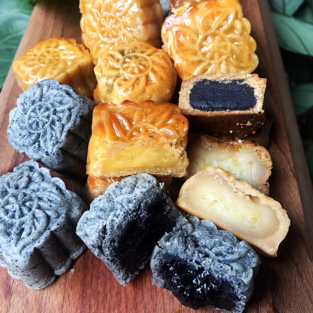 黑芝麻流心月饼