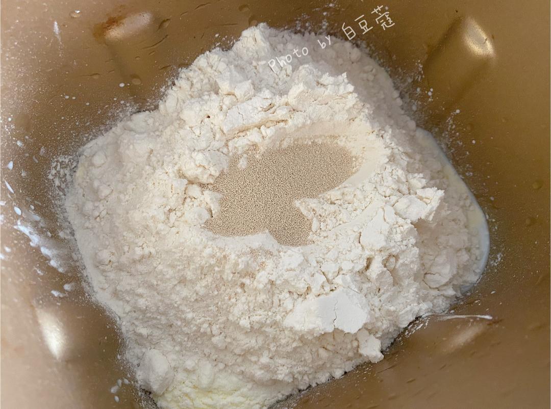 纯奶手撕吐司的做法 步骤1