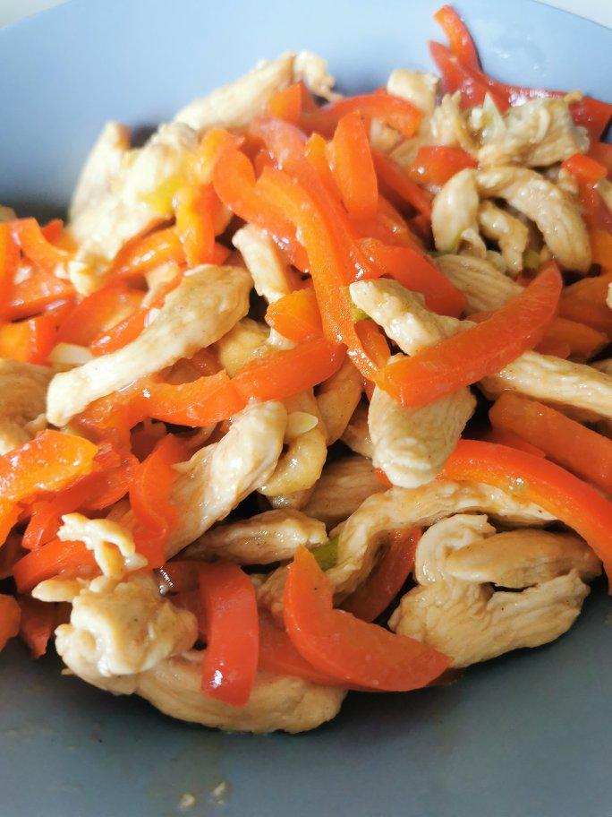 嫩而不材的青椒炒鸡胸肉