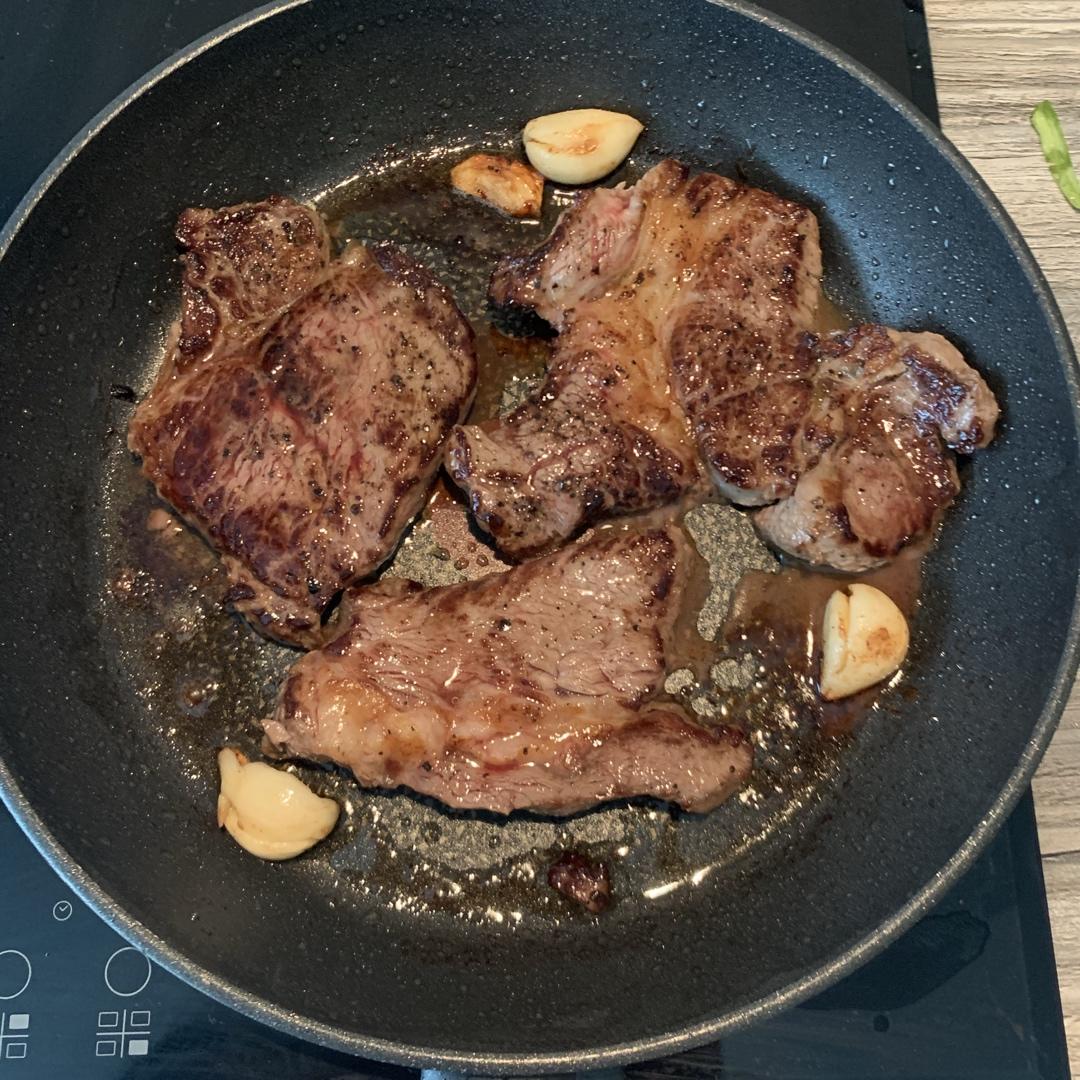 好吃到哭的煎牛排