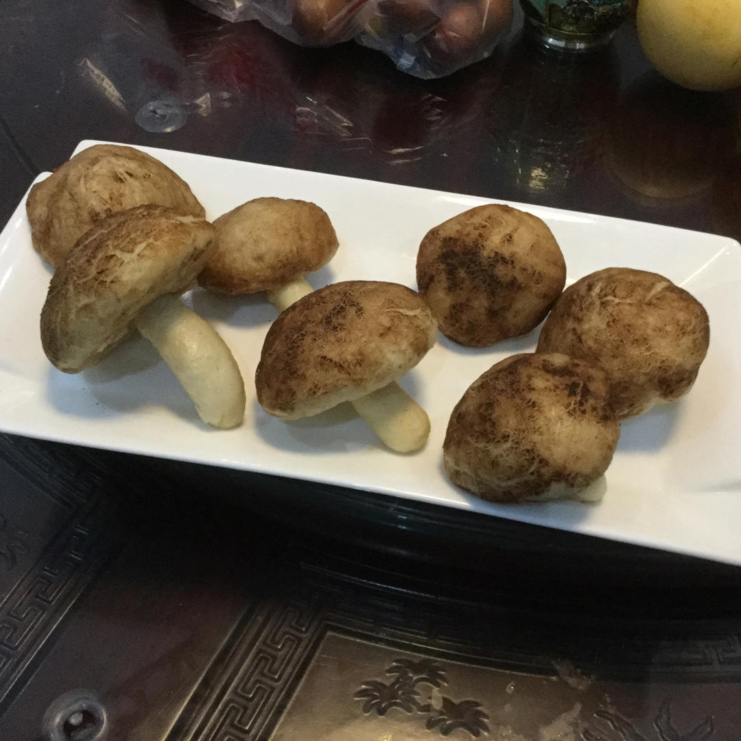 以假乱真 蜜豆香菇包  蘑菇馒头