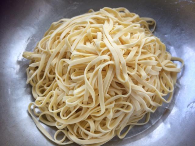 鸡蛋面(宝贝吃的面面)的做法