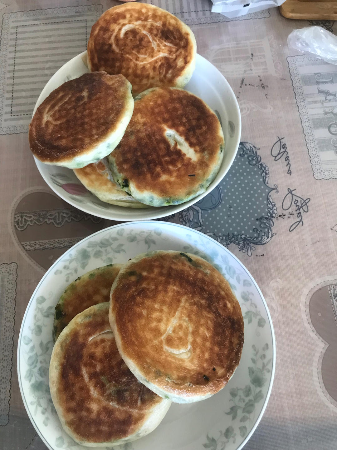 完美复刻早餐店里的葱花饼，好吃超松软！
