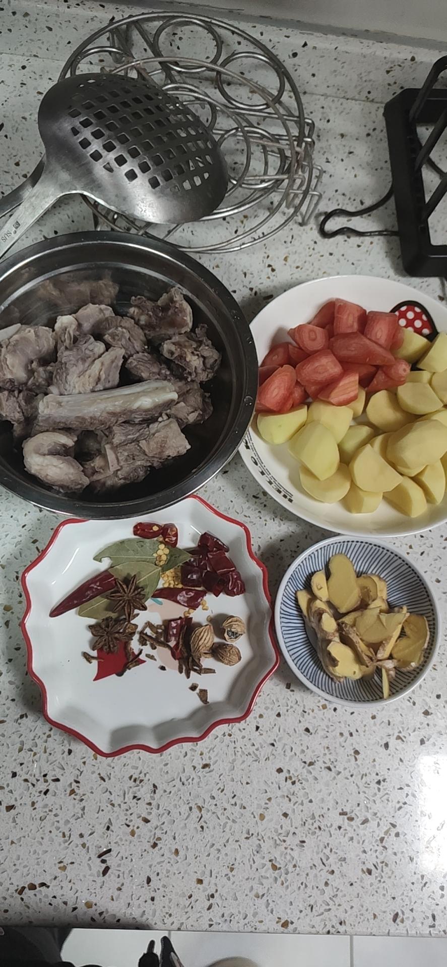 香喷喷炖牛排骨