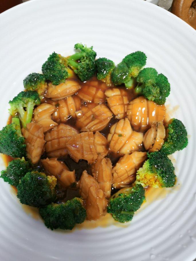 煲羹汤做的蒜蓉西兰花和蚝油小鲍鱼