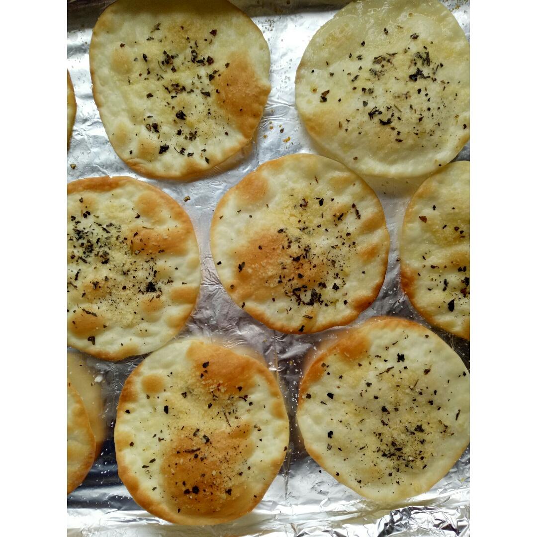 饺子皮做芝士脆片
