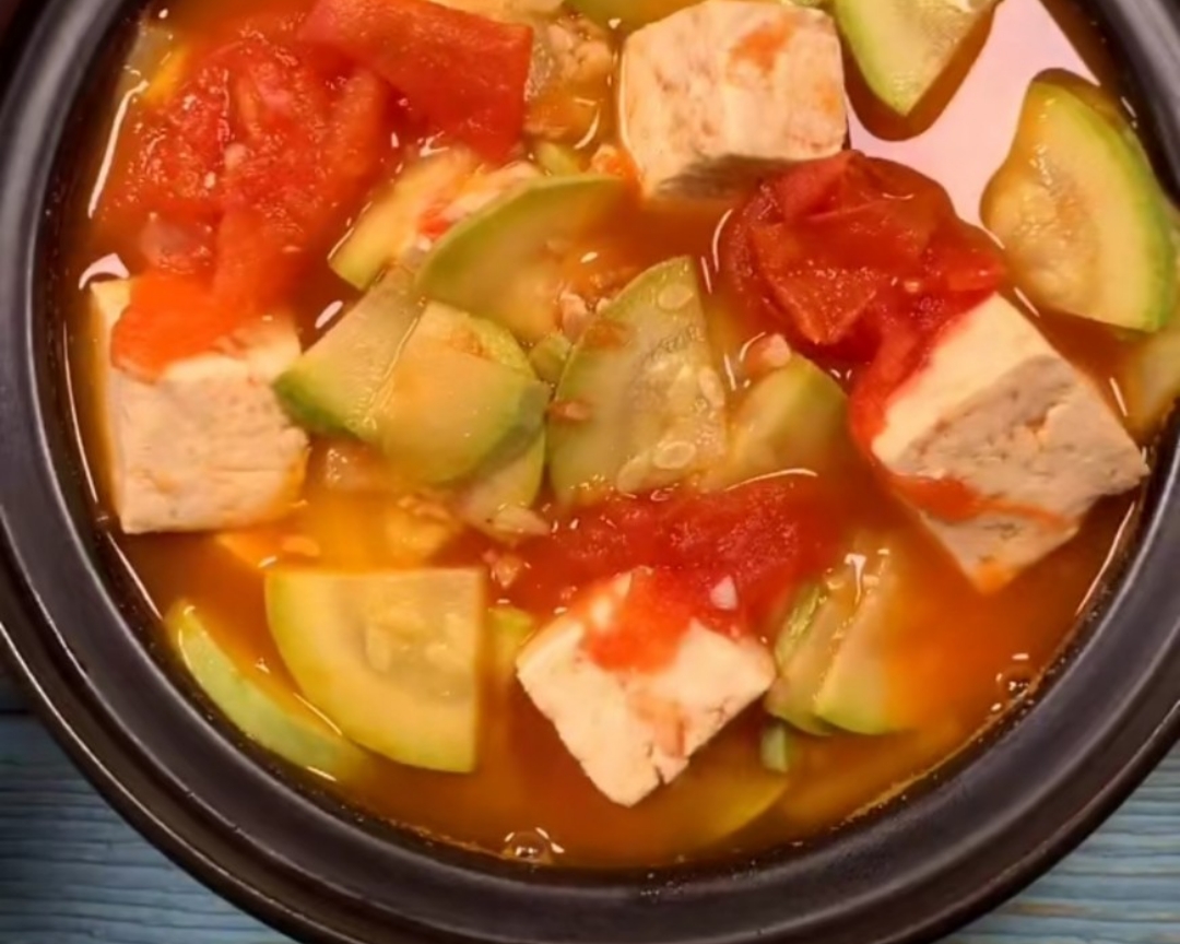 轻食豆腐西红柿西葫芦汤（晚餐）