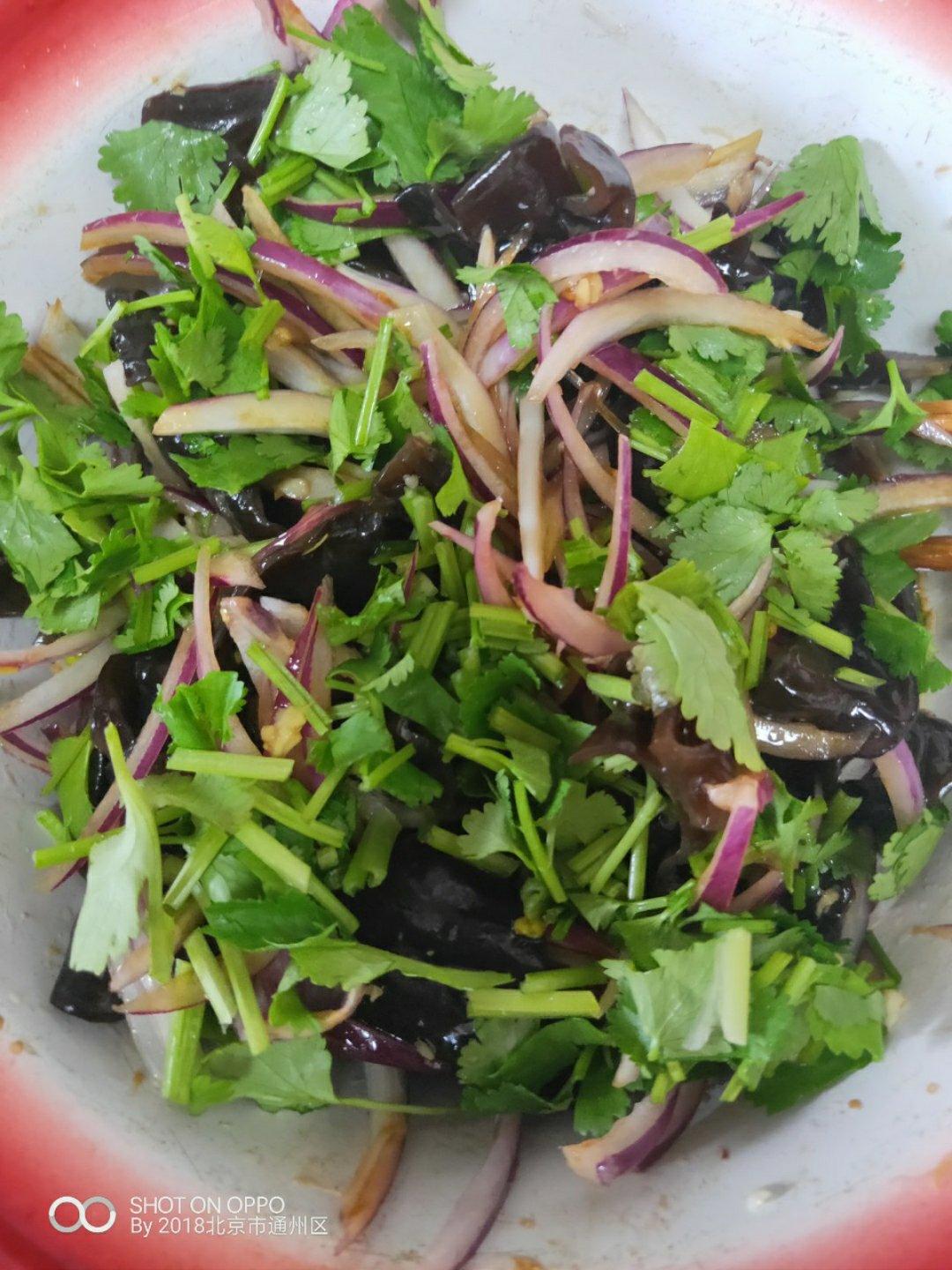 凉拌洋葱木耳