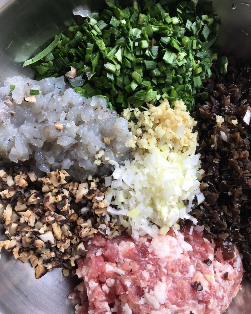 鲜掉眉毛的 三鲜水饺~