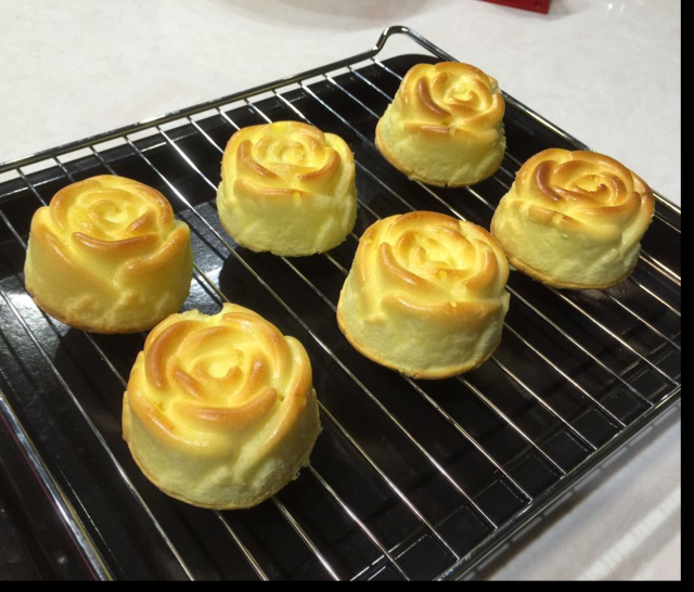 玛德琳（蓝带方）