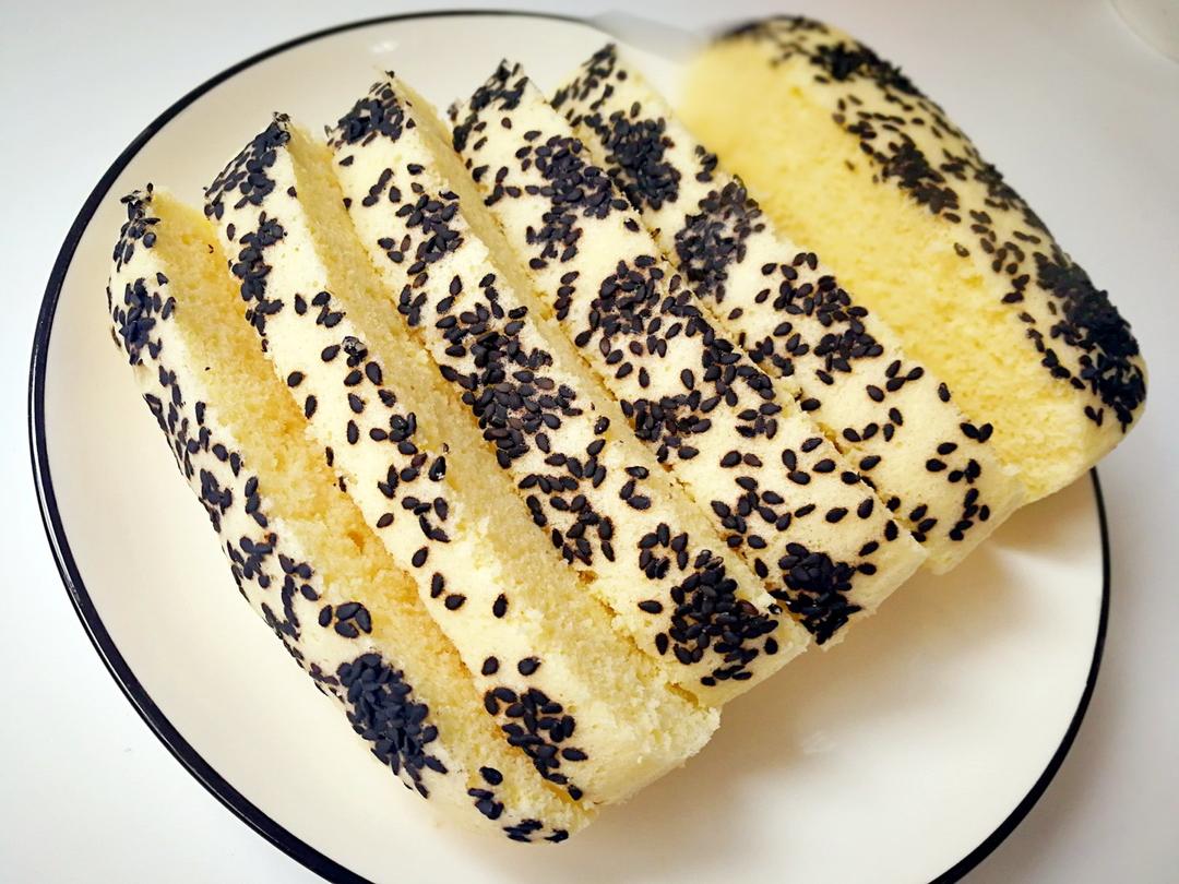 手机用户2208_s4xq做的超级简单蒸黑芝麻蛋糕