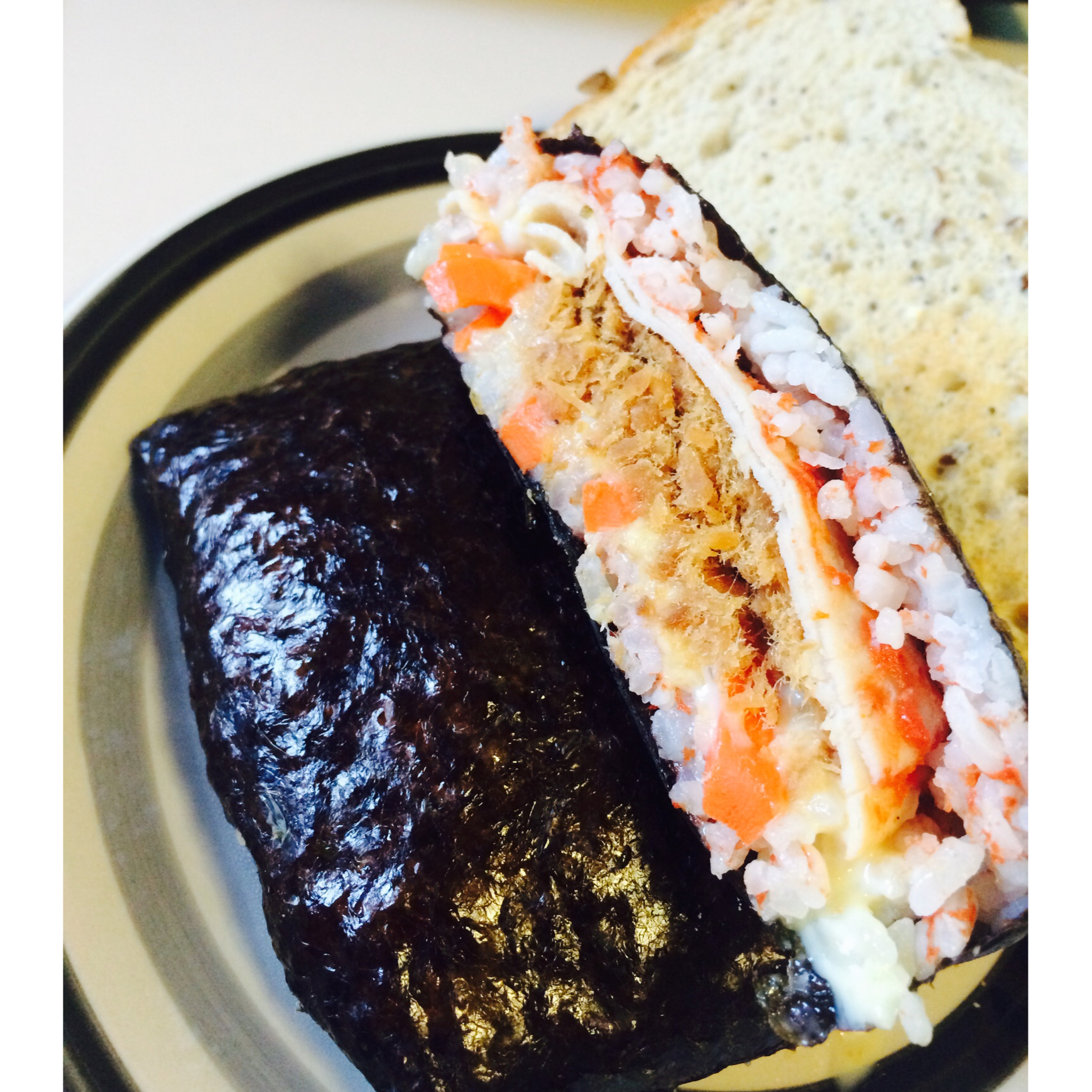 不用捏的饭团(おにぎらず)