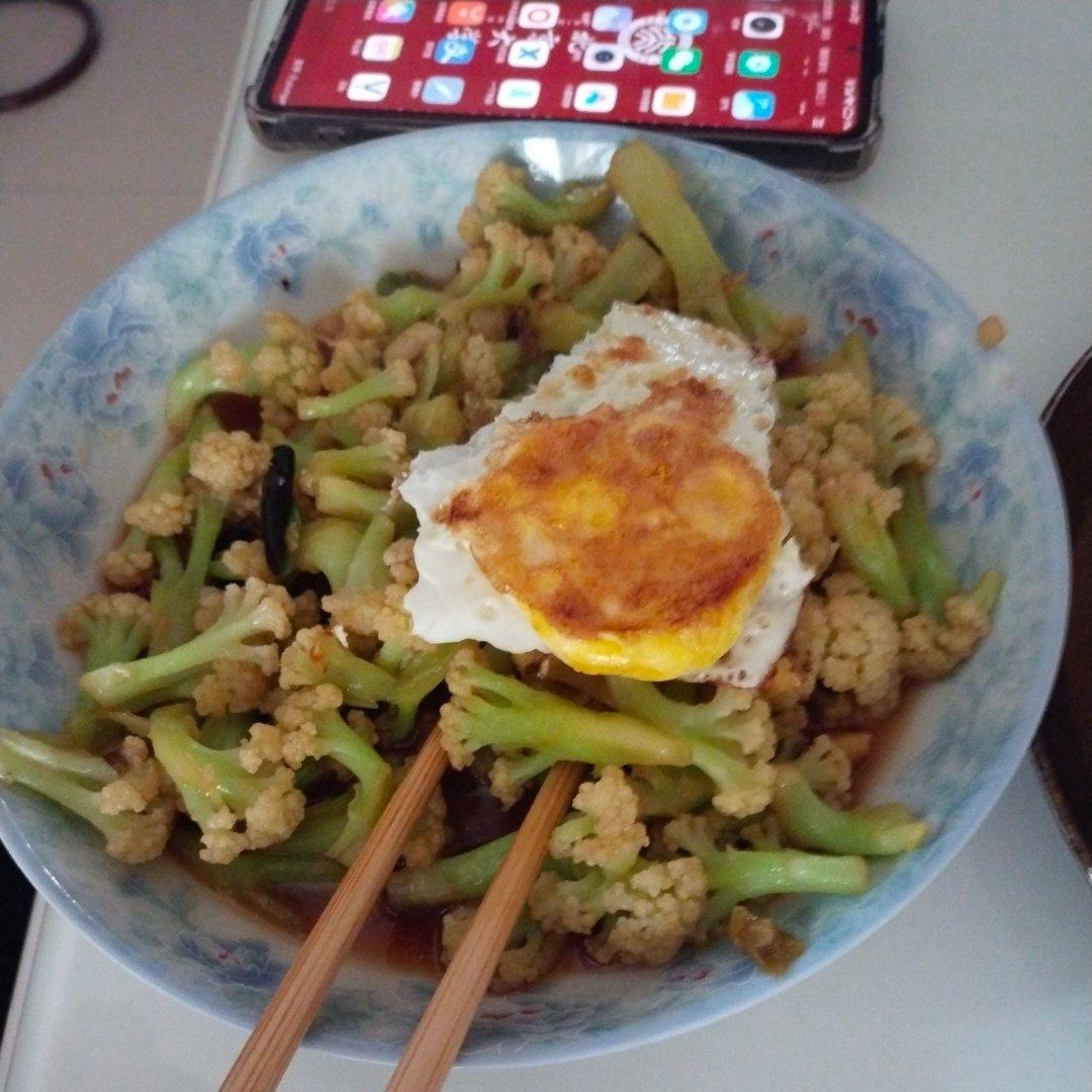 家常素炒菜花，清脆！