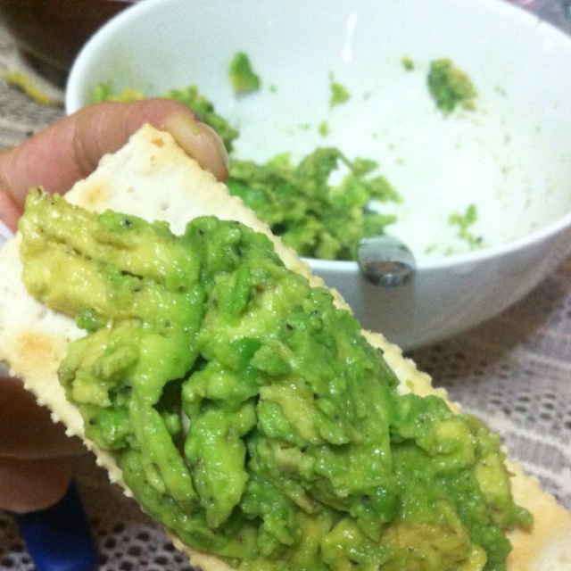 牛油果酱抹面包