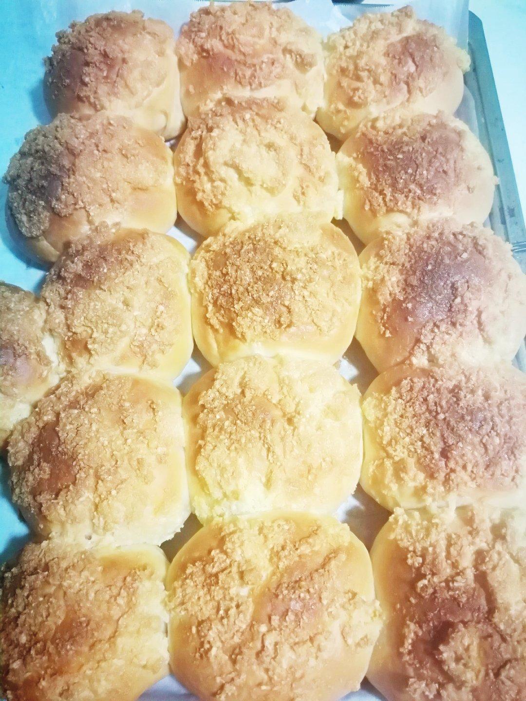 好吃到停不下来！脆皮椰蓉面包🍞