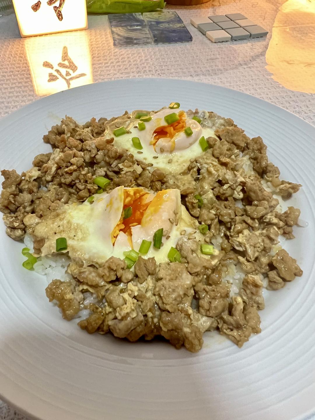 鸡蛋肉沫盖饭