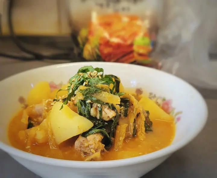 土豆猪脊骨汤