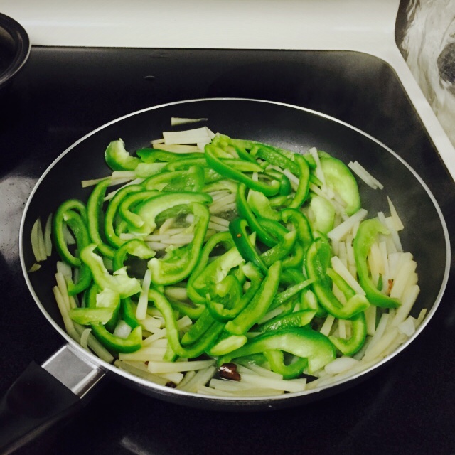 土豆炒青椒