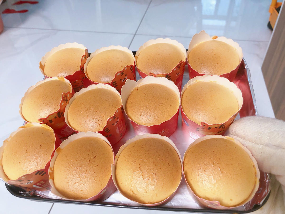 10L小烤箱烤一切---6个新手友好6寸配方超柔杯子纸杯蛋糕