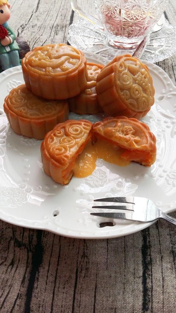 奶黄流心月饼（广式饼皮版）