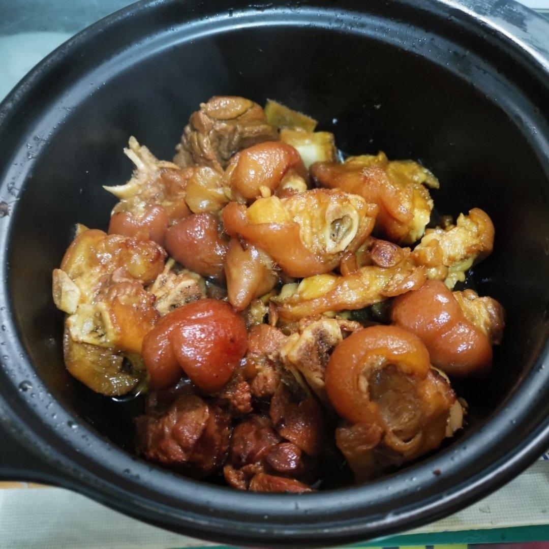 美味的家常菜：红烧猪蹄