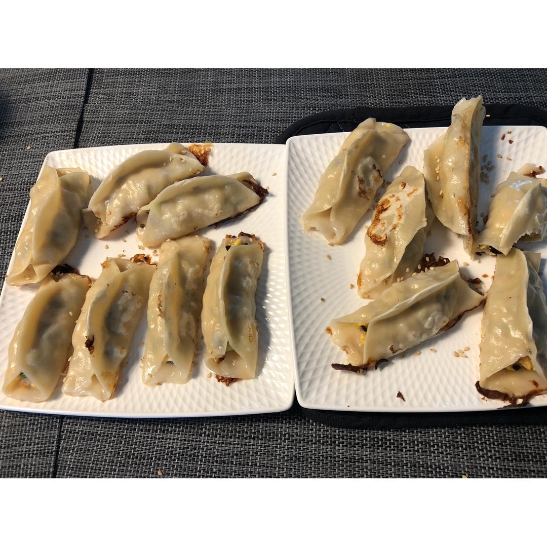 辣白菜鲜肉锅贴