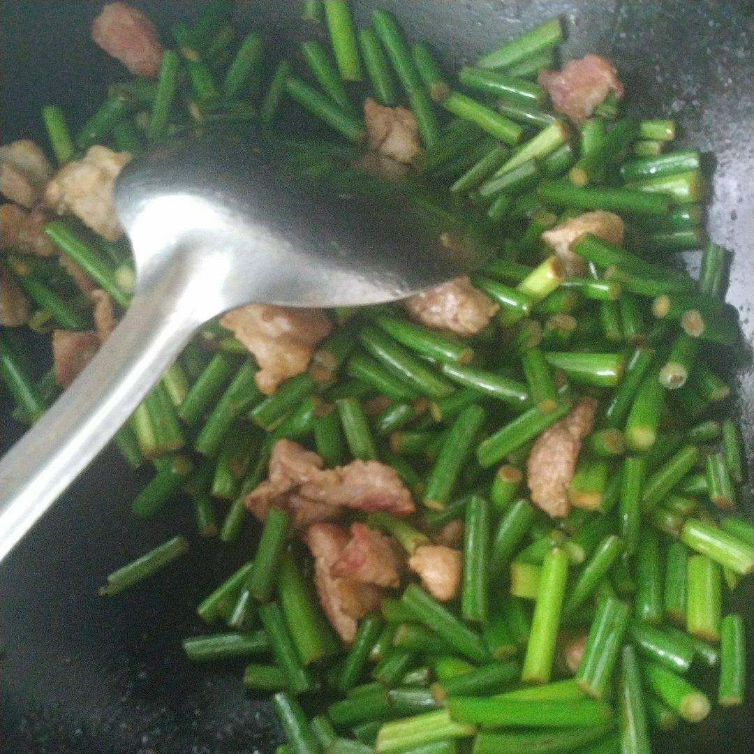 妈妈牌蒜薹炒肉