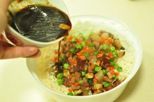 竹筒腊肉饭的做法 步骤4