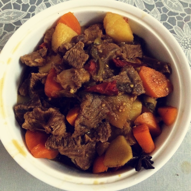 胡萝卜土豆烧牛腩